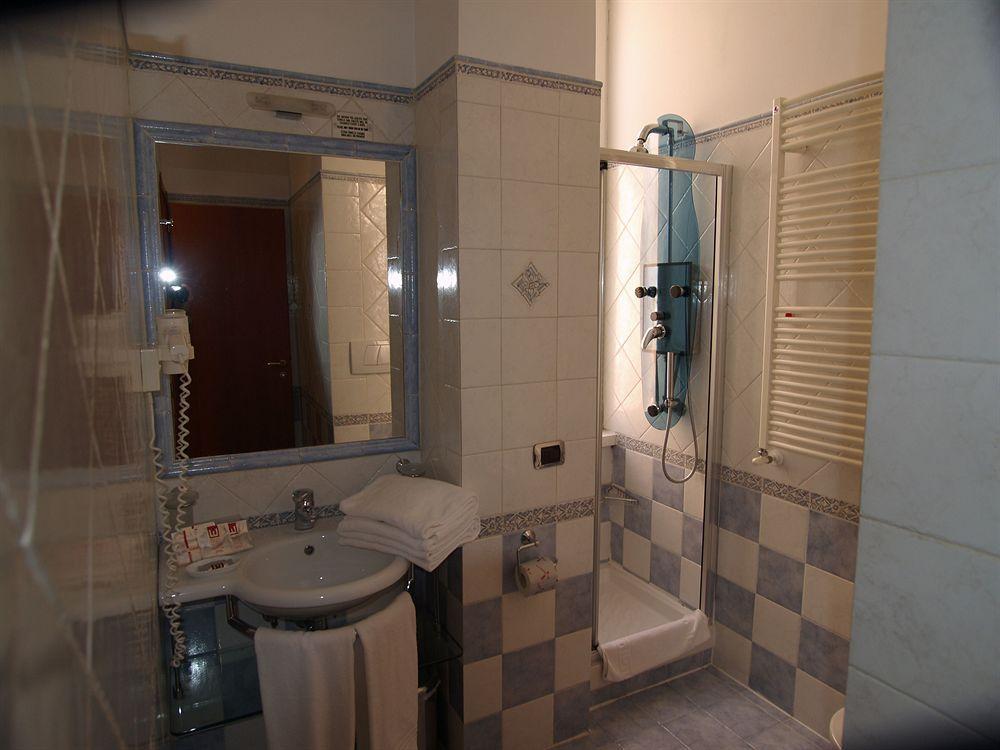 69 Manin Street Hotel Рим Екстериор снимка
