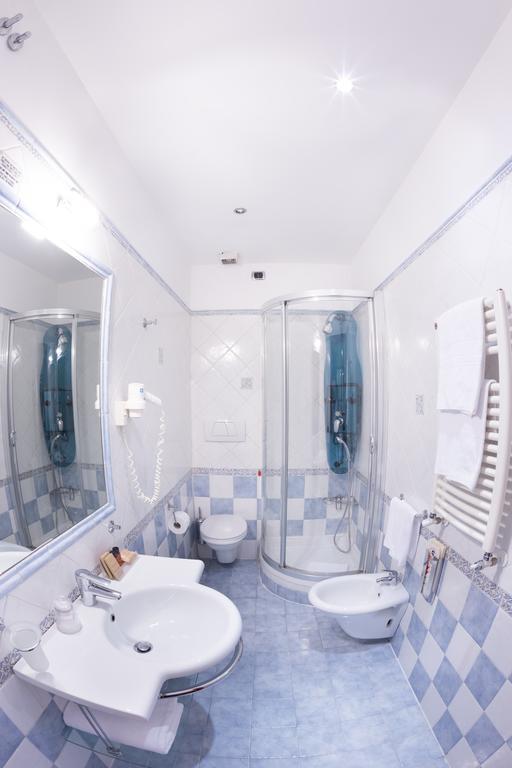 69 Manin Street Hotel Рим Екстериор снимка