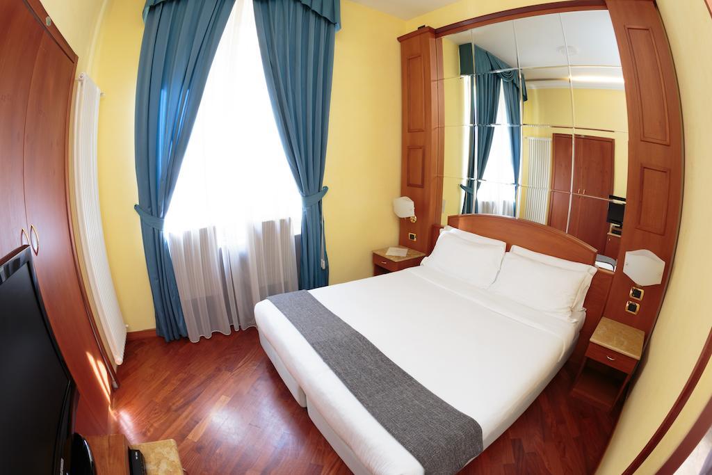 69 Manin Street Hotel Рим Стая снимка