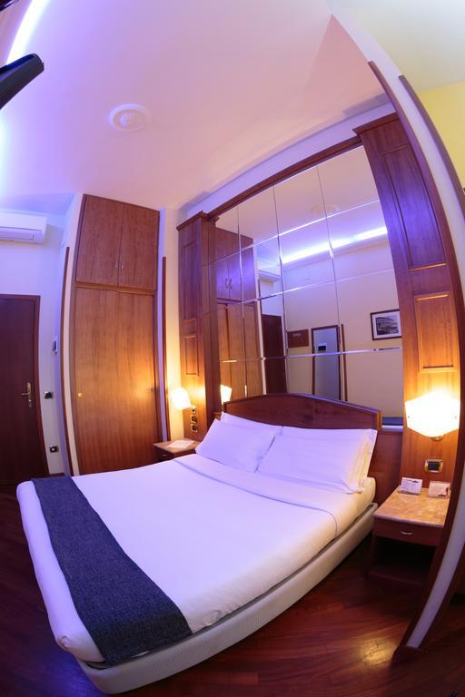 69 Manin Street Hotel Рим Стая снимка