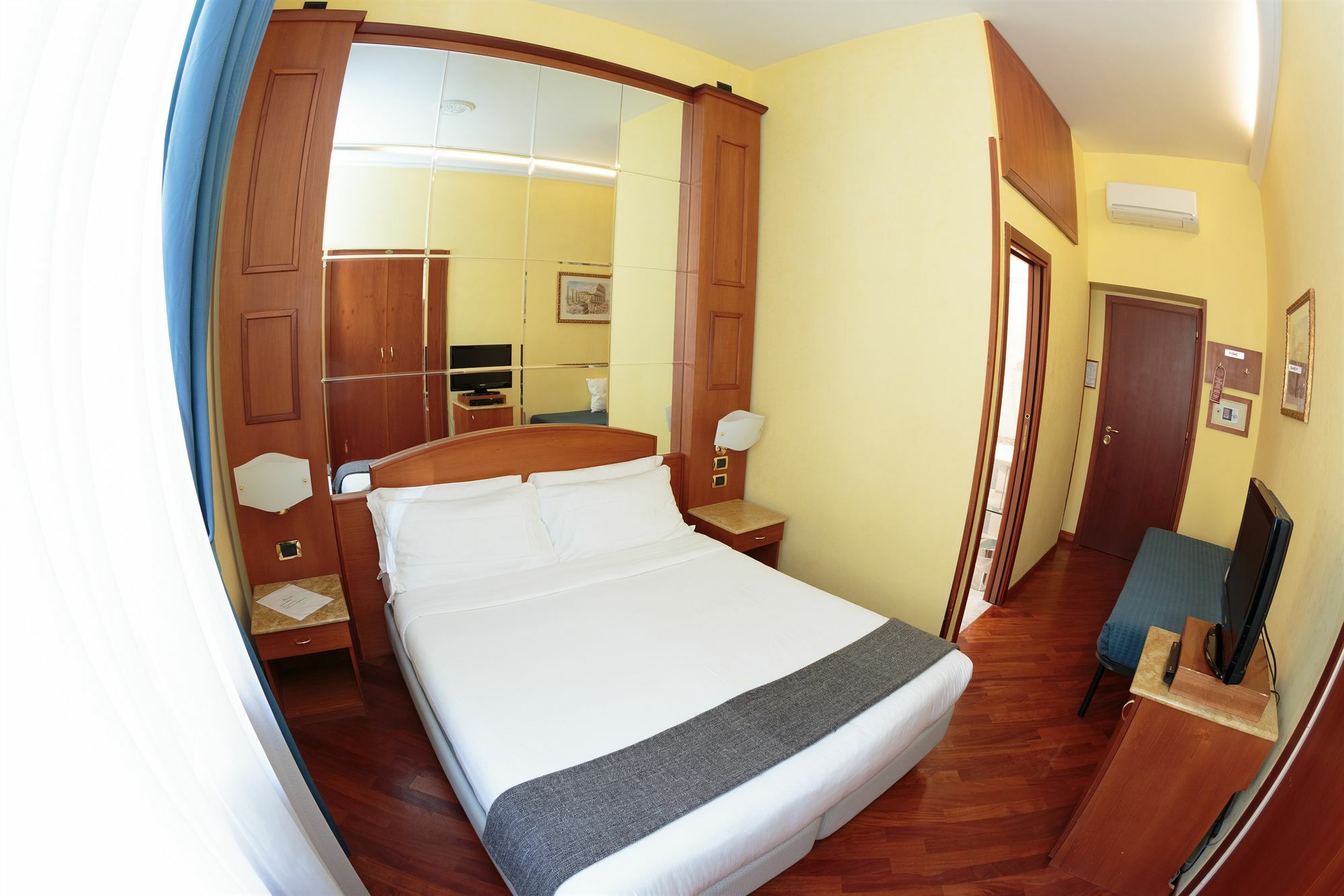 69 Manin Street Hotel Рим Екстериор снимка